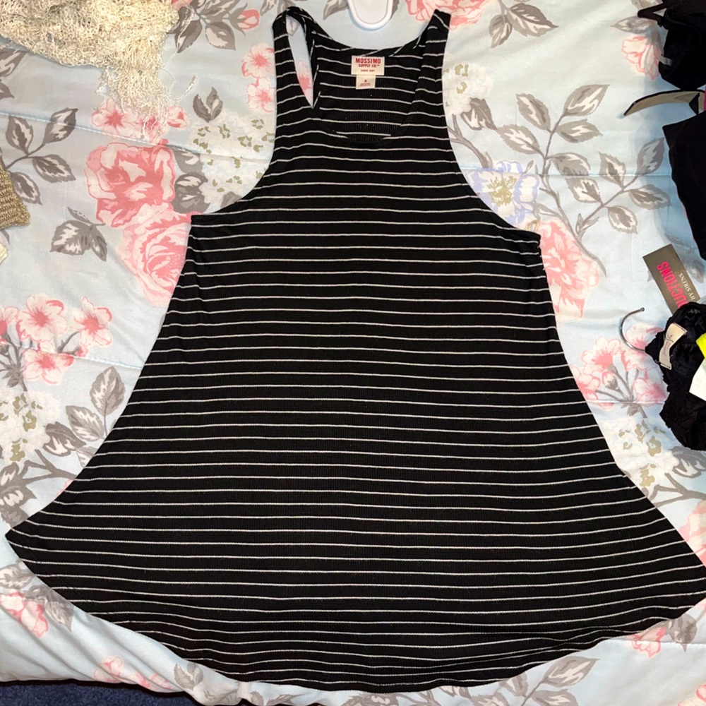 Women’s Mossimo Black and White Striped Tank Top- size Small- **NEVER WORN**